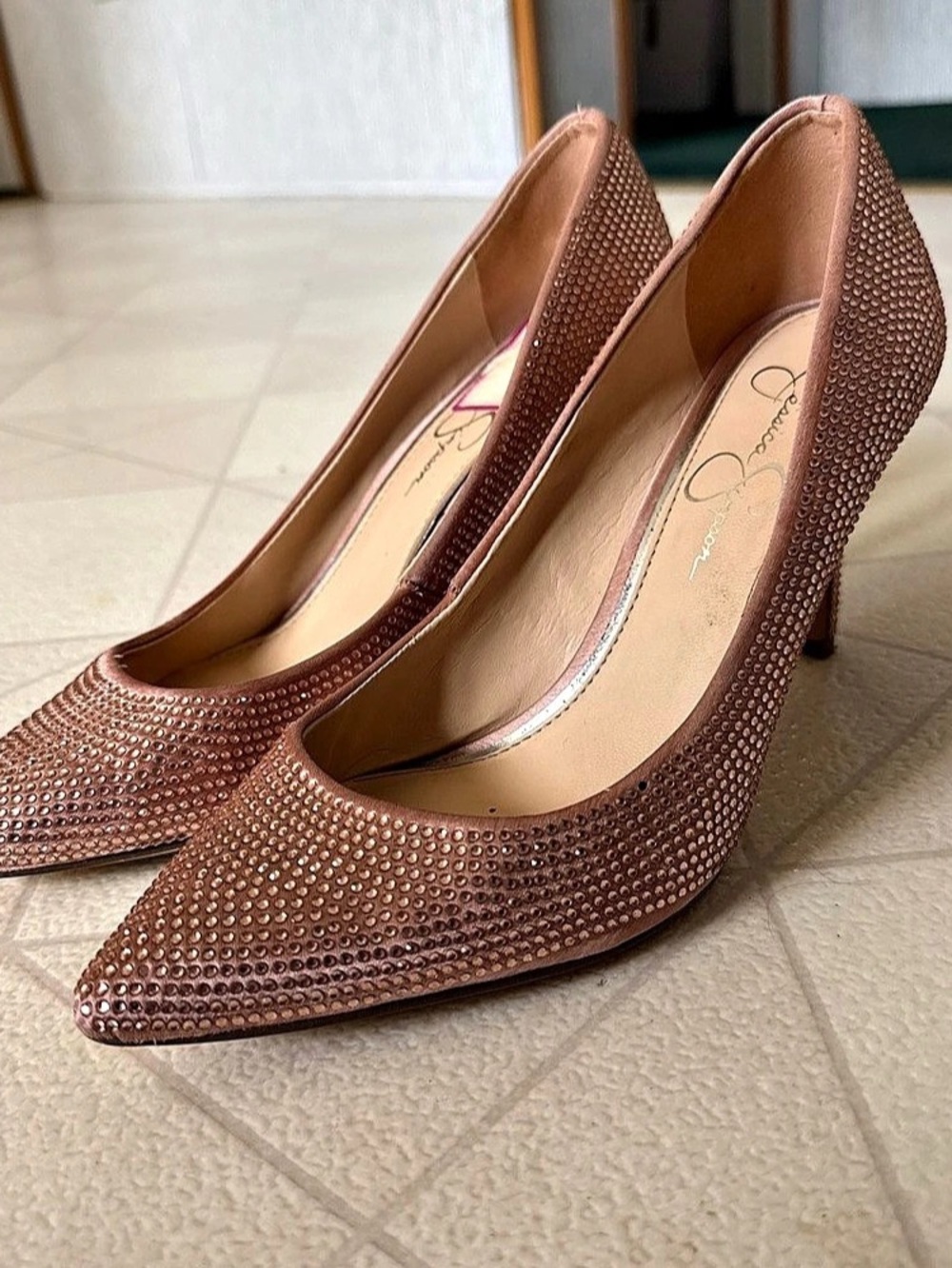 Pointed Toe Pumps in Pink